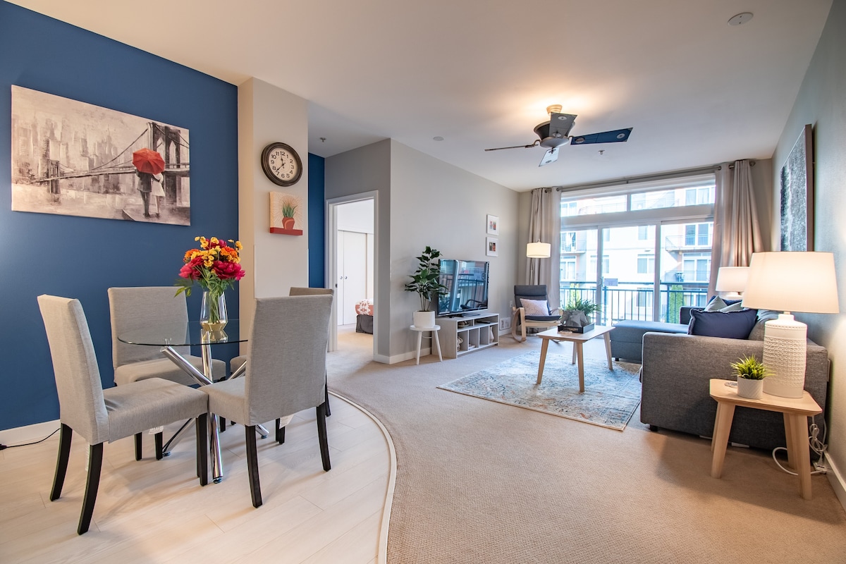 Dazzling 2Bed 2Bath Condo in the Heart of Seattle!