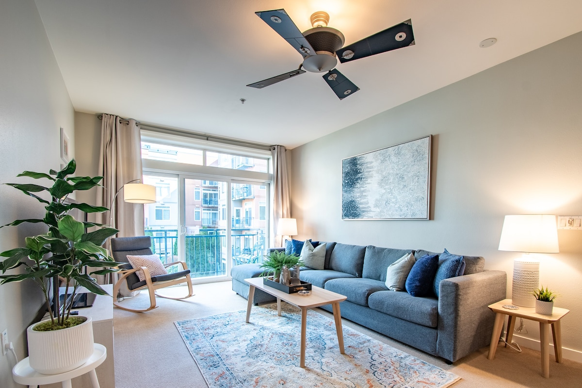 Dazzling 2Bed 2Bath Condo in the Heart of Seattle!