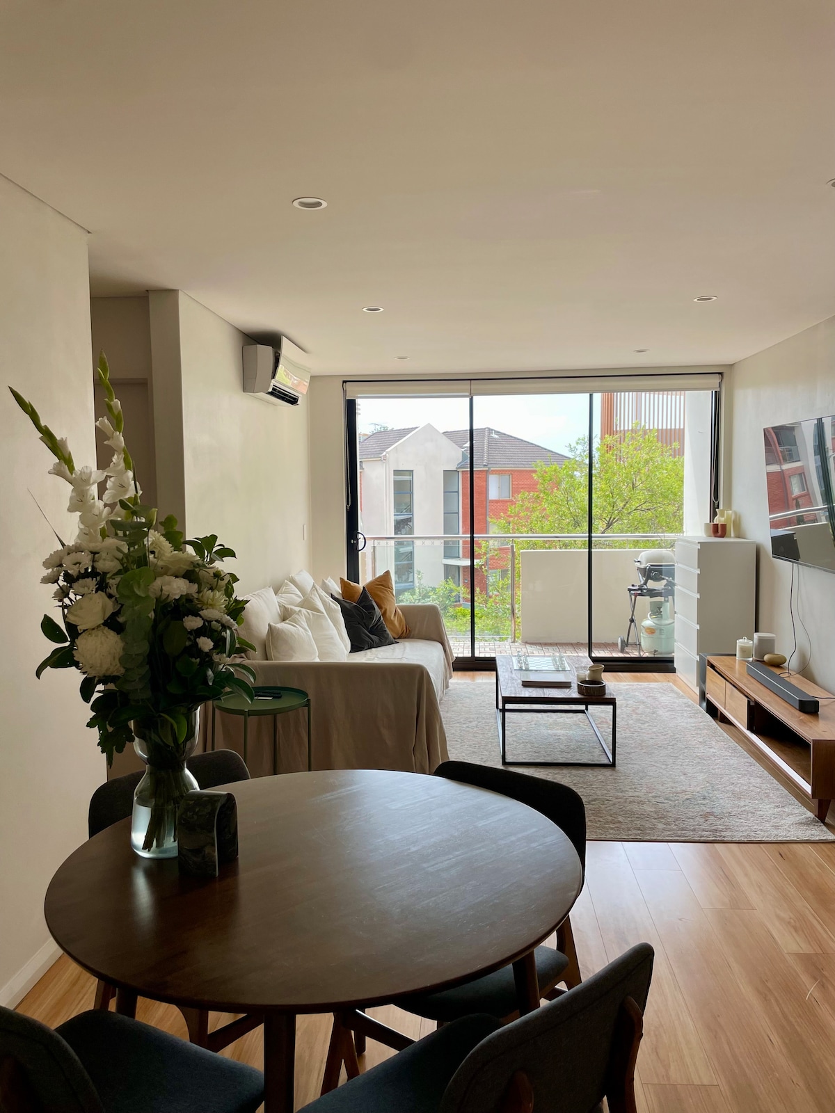 Light filled, spacious apartment