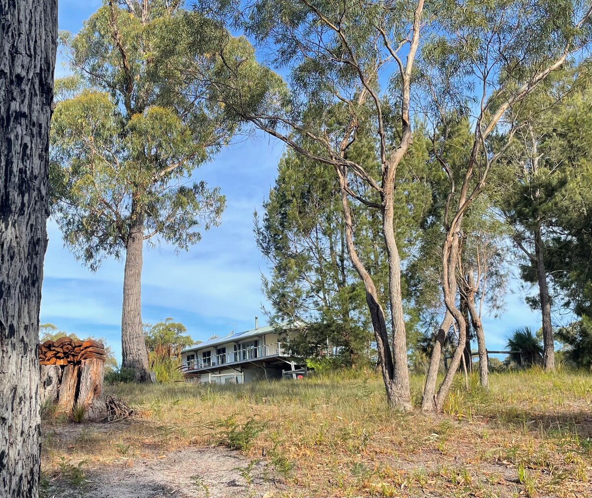 塔斯马尼亚火焰湾（ The Ship Bay of Fires ）。