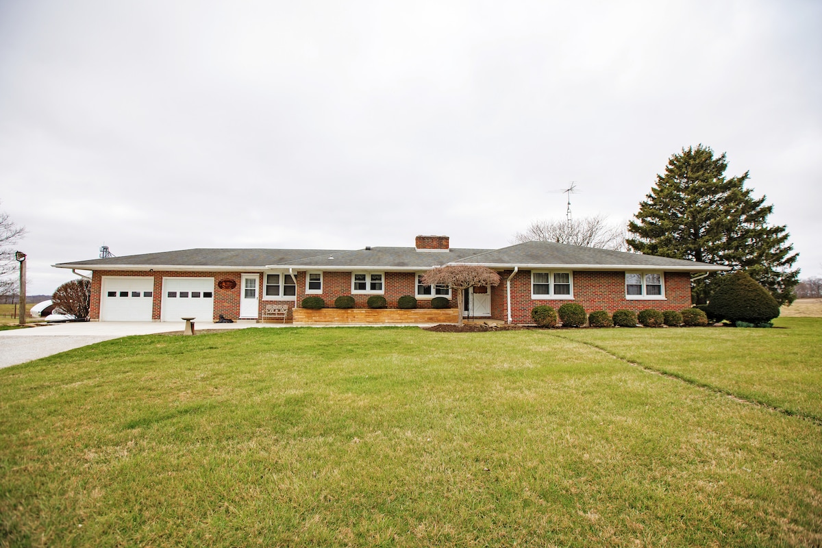 Cedarville Home Overlooking The Farm