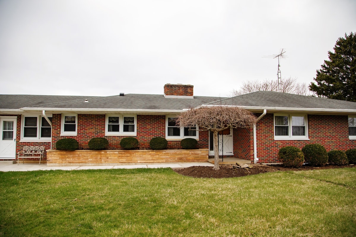 Cedarville Home Overlooking The Farm