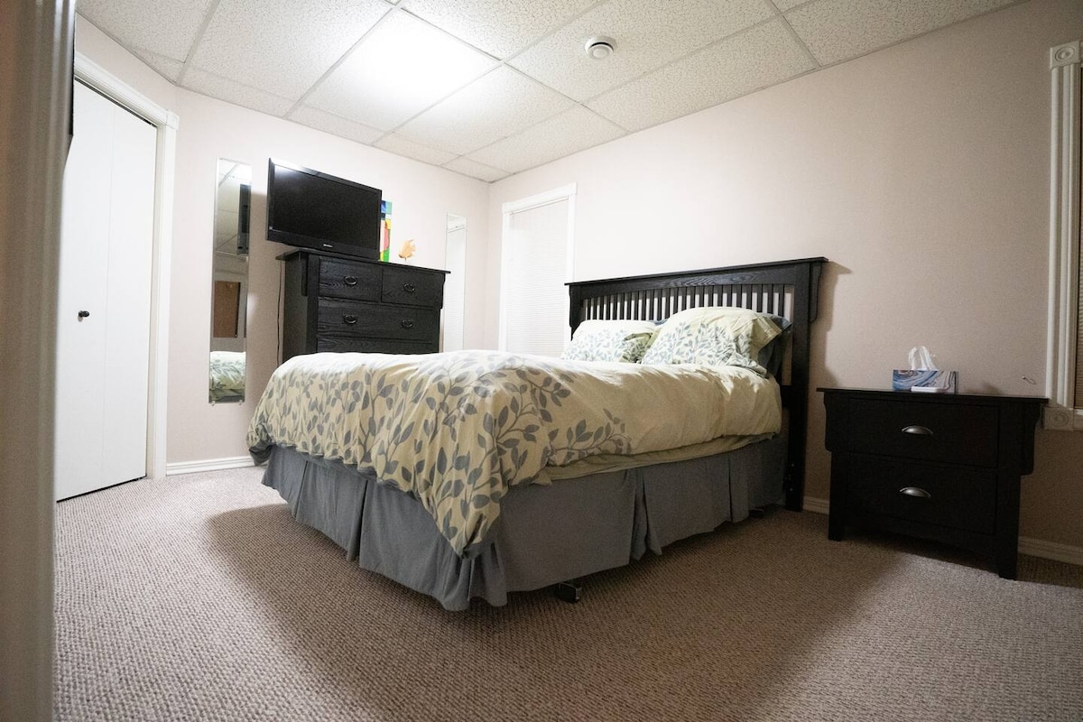 Wheatland Airbnb - Queen Room