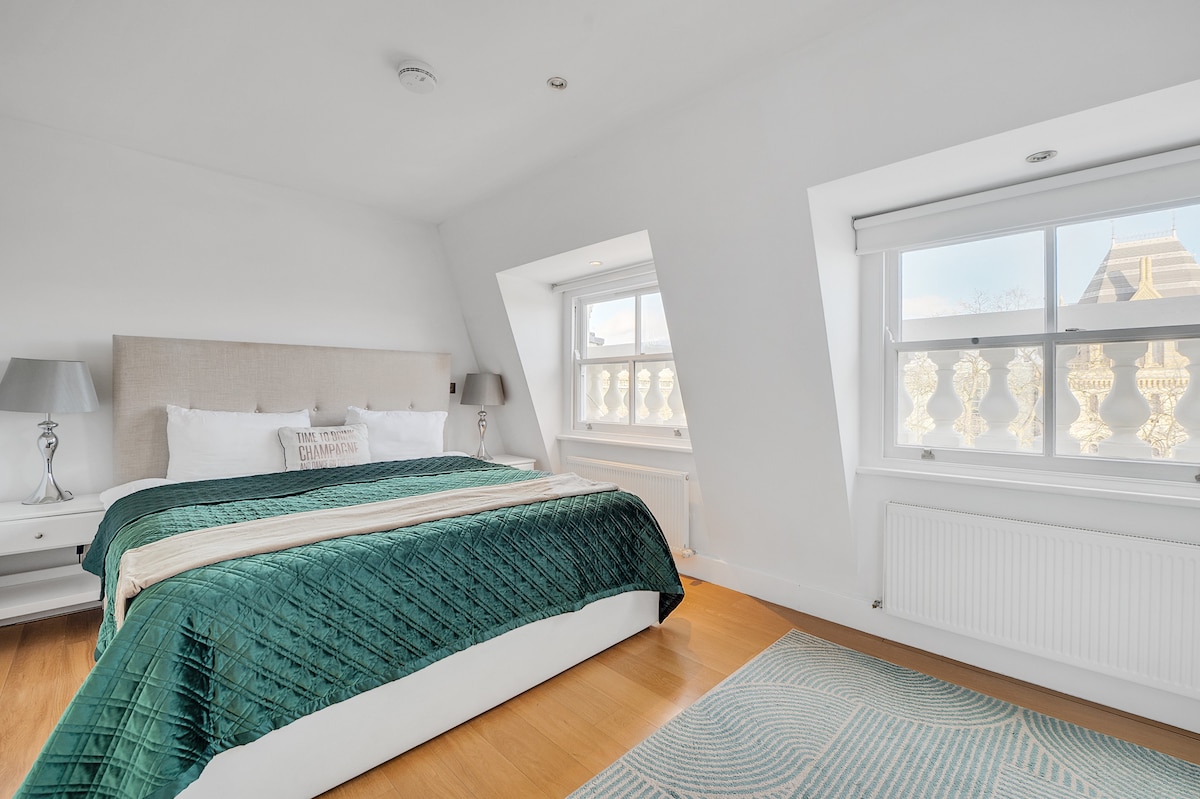 PBC | Three Bedroom Duplex Flat South Kensington