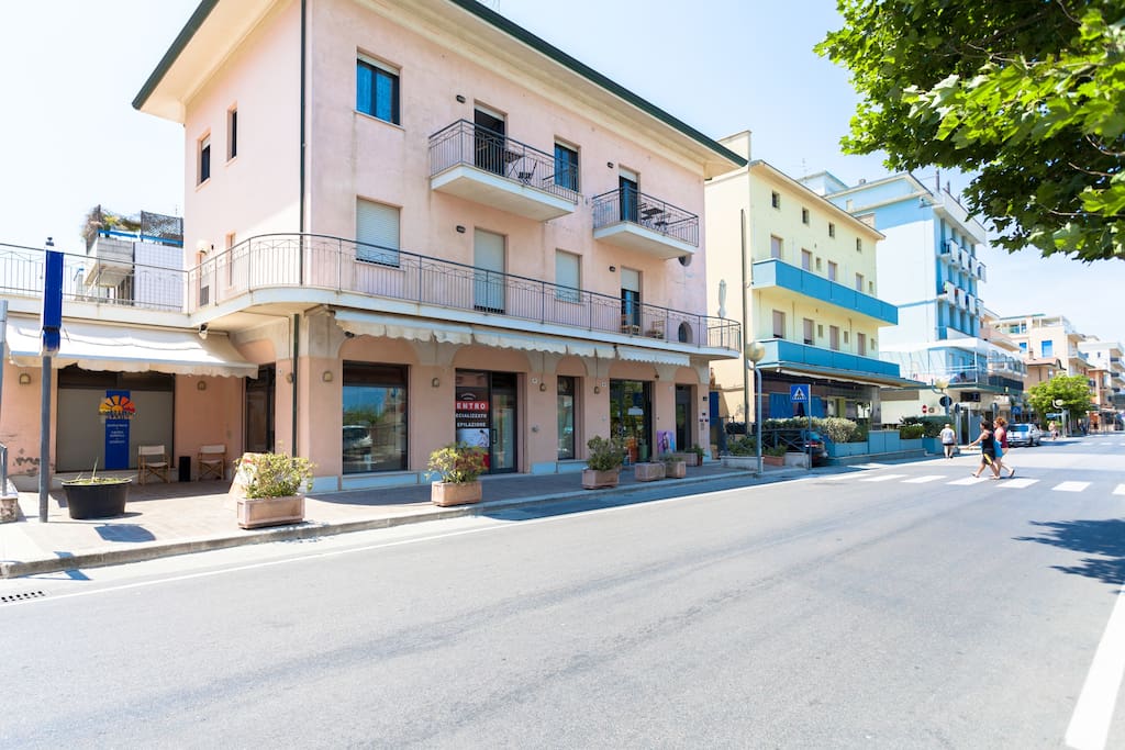 Beach House Terrazza Fronte Mare (1°piano)