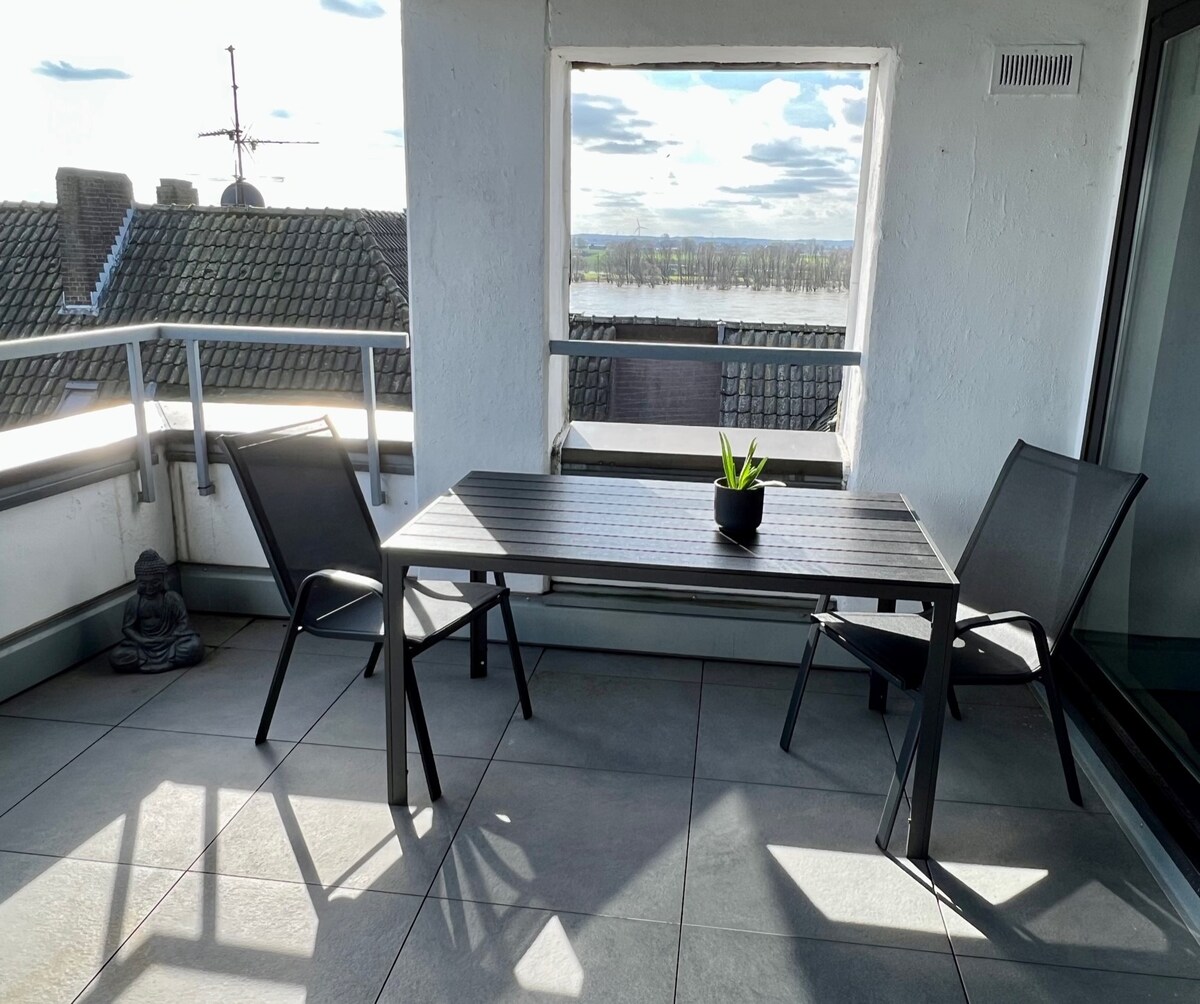 NEU Exklusives Apartment mit Rheinsicht | Loggia