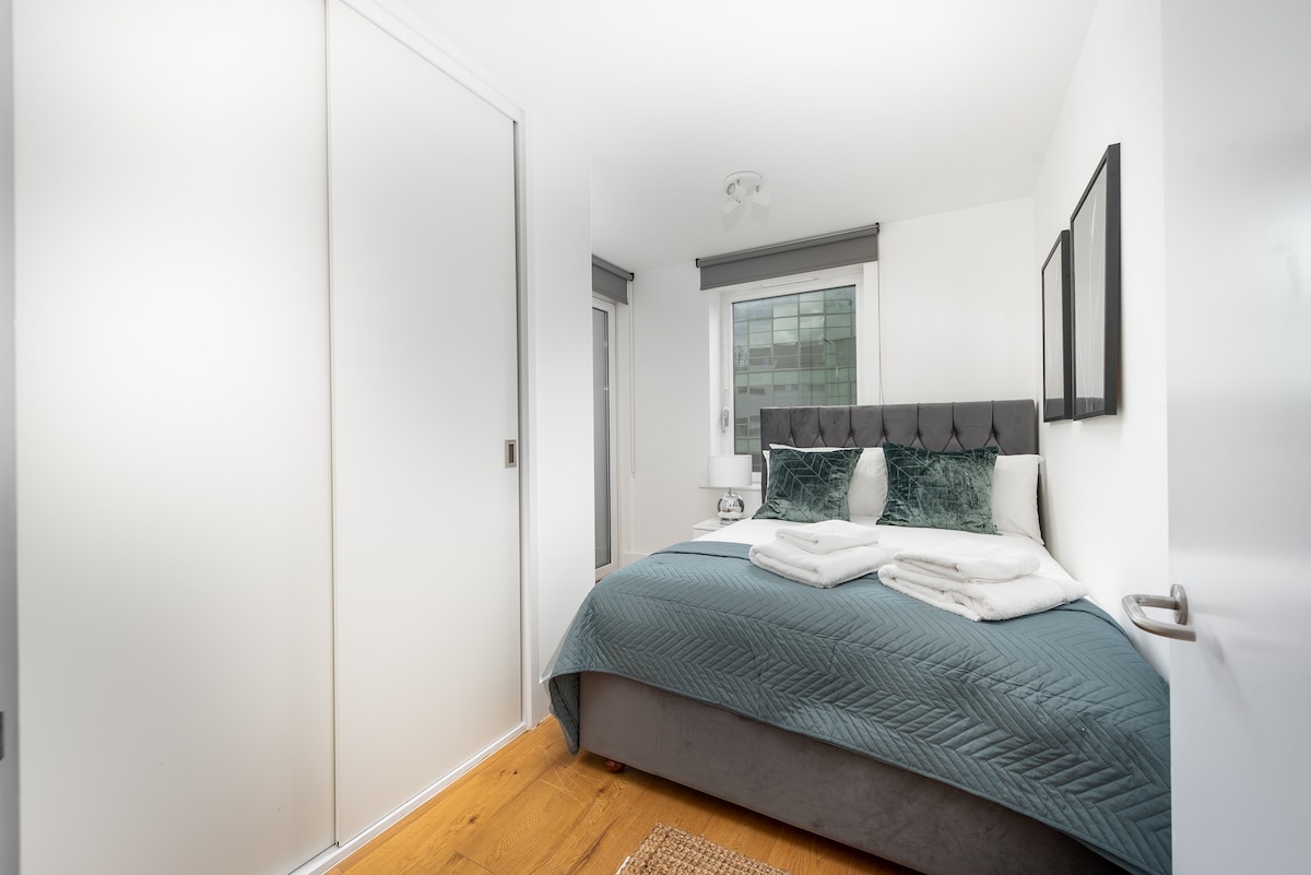 PBC | Two Bedroom Apartment with Balcony Camden J1