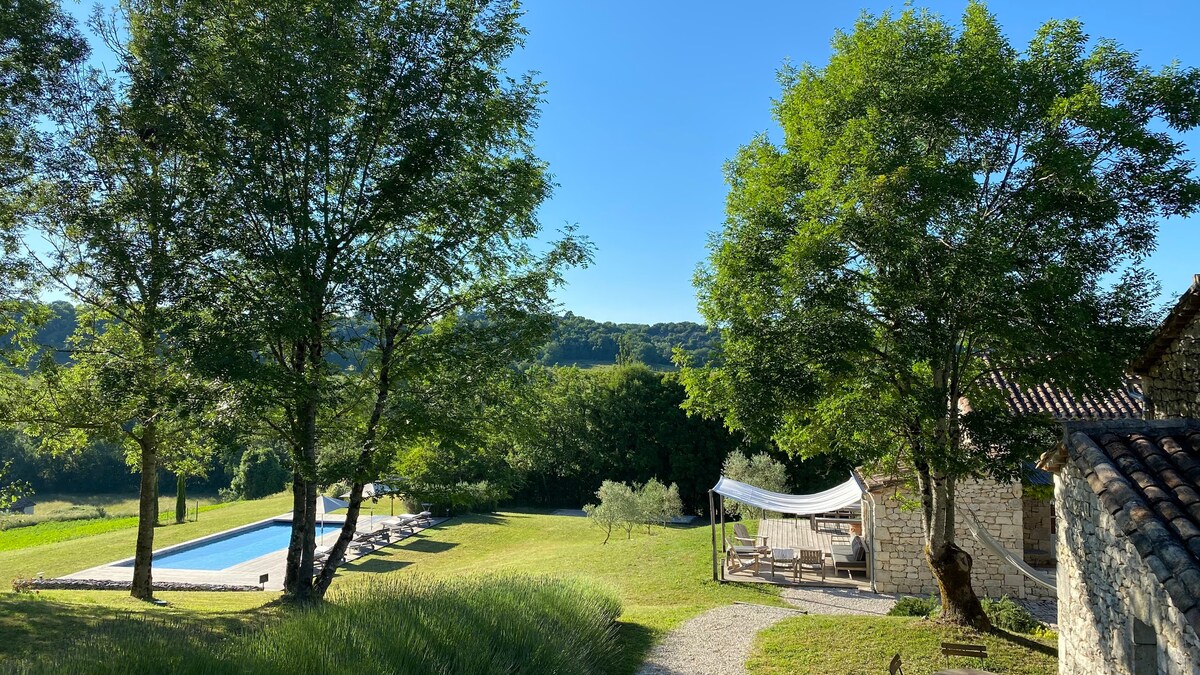 Maison pour 11 personnes, avec vue, piscine, calme