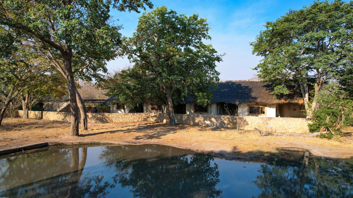 Gwango Elephant Lodge