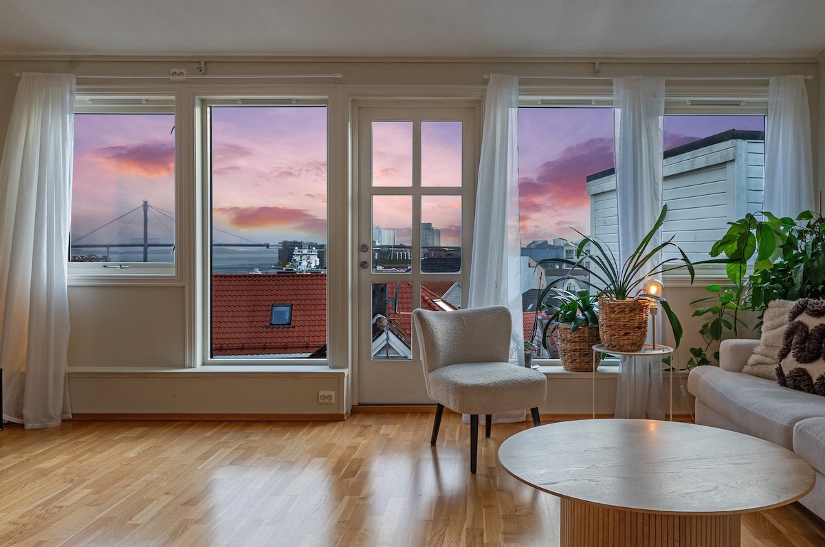 Welcome to Our Penthouse in the Heart of Stavanger