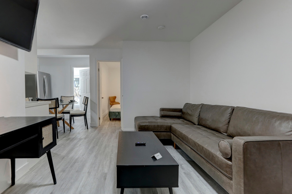 Stylish 3BR in Montreal's Gay Village