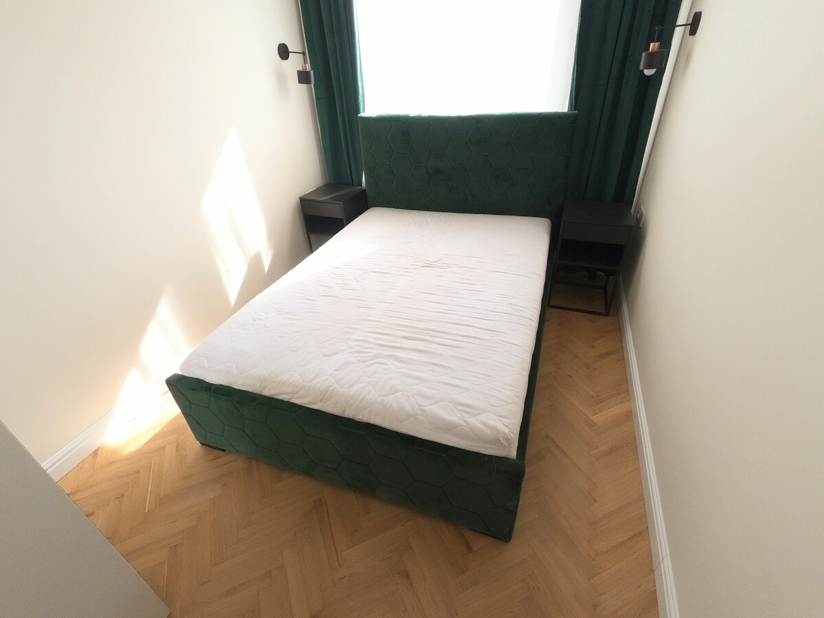 Cozy renovated apartment in Bielany next to subway