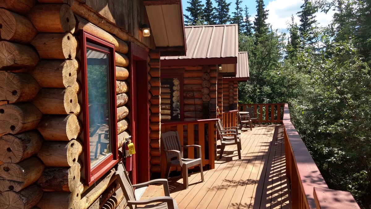 Denali Private Deluxe Cabin on Sugarloaf Mountain