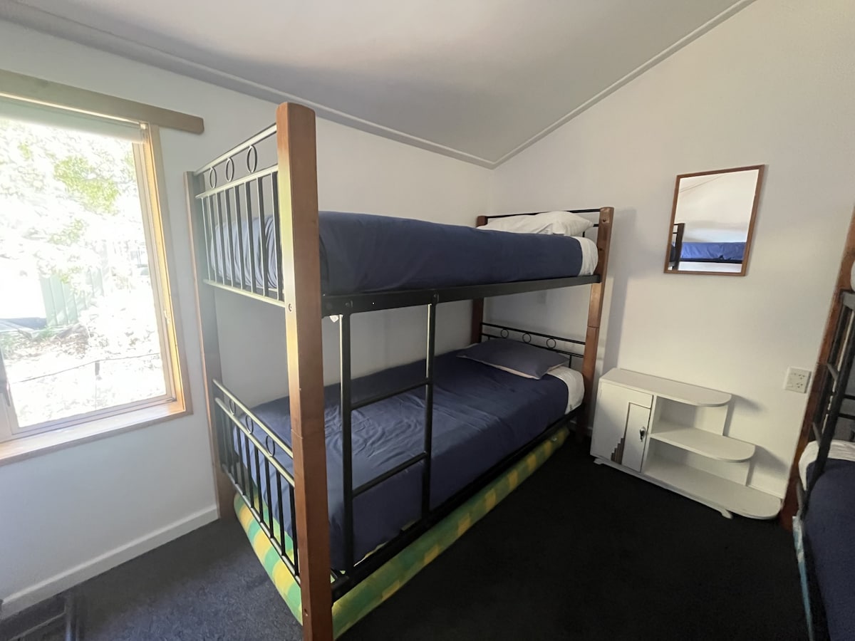 Kaikoura Seaside Lodge - Mixed Dorm - Room 7