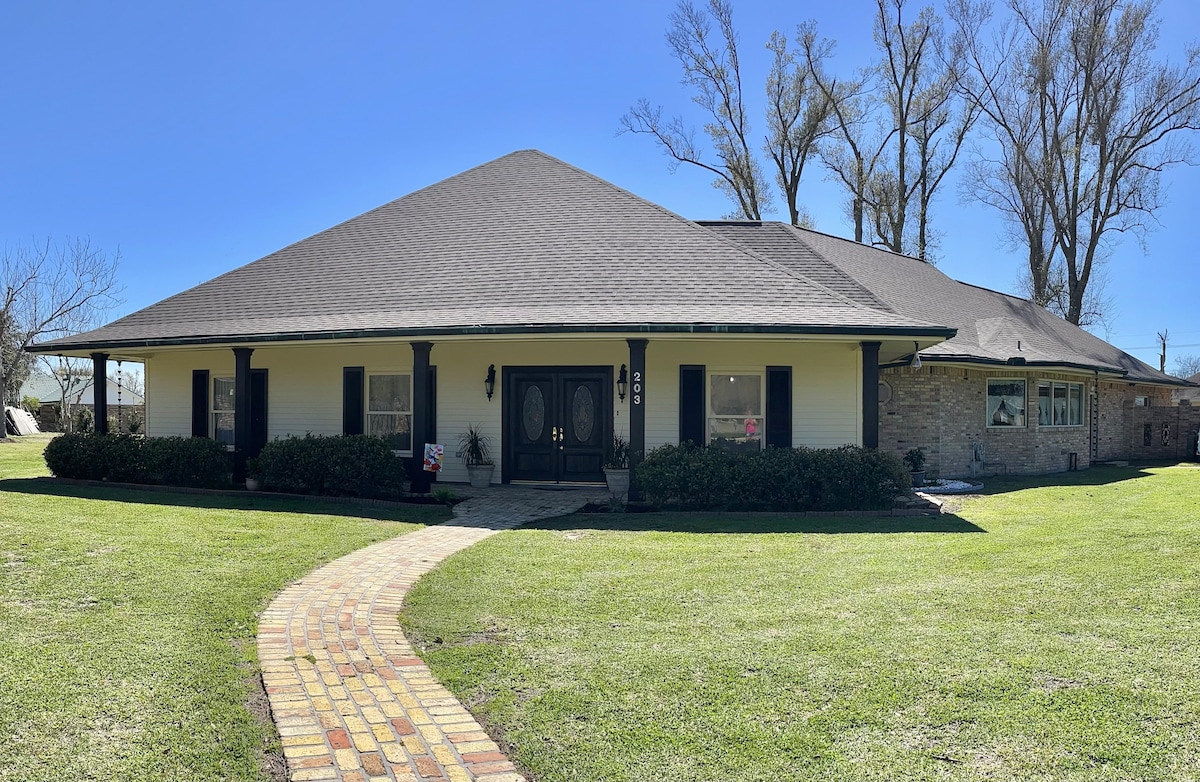 COZY BAYOU -  Home on Bayou