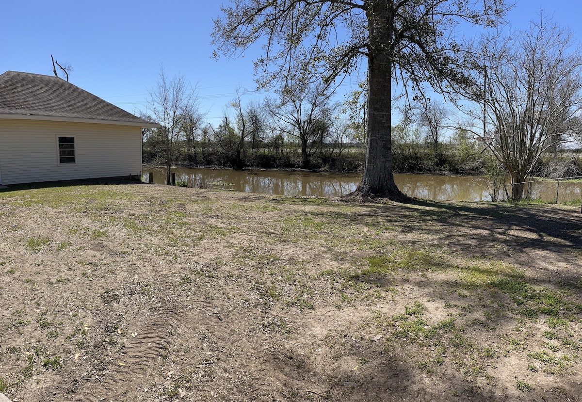 COZY BAYOU -  Home on Bayou