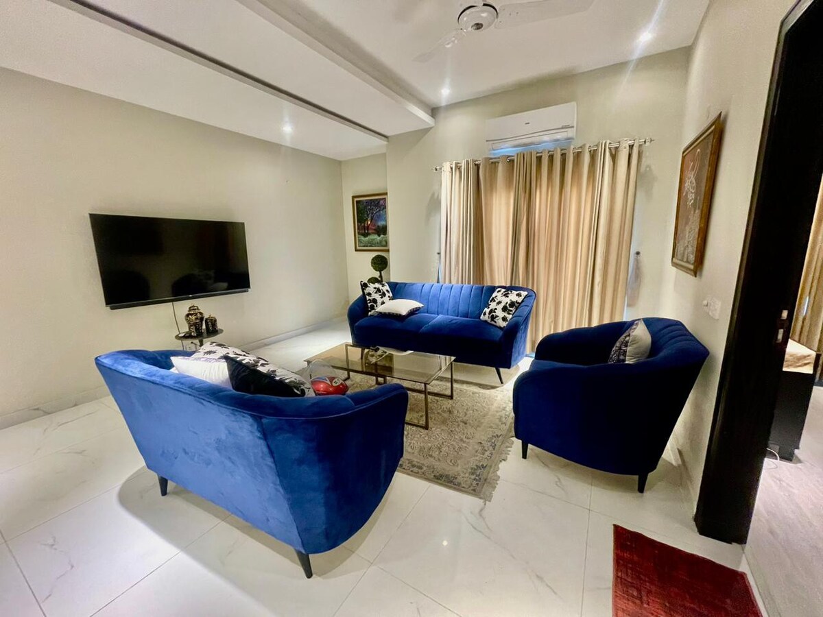 2 Bedroom Luxury Apartment | Gulberg III