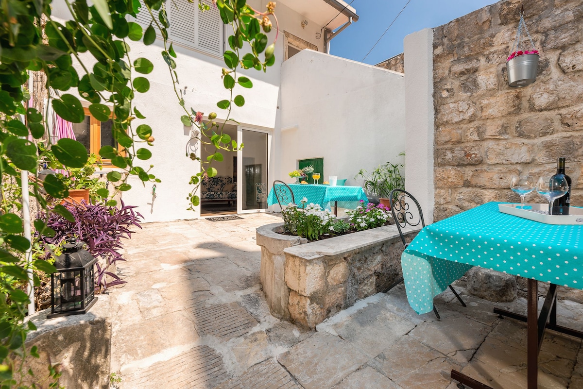 Heart of Hvar Heritage Suites