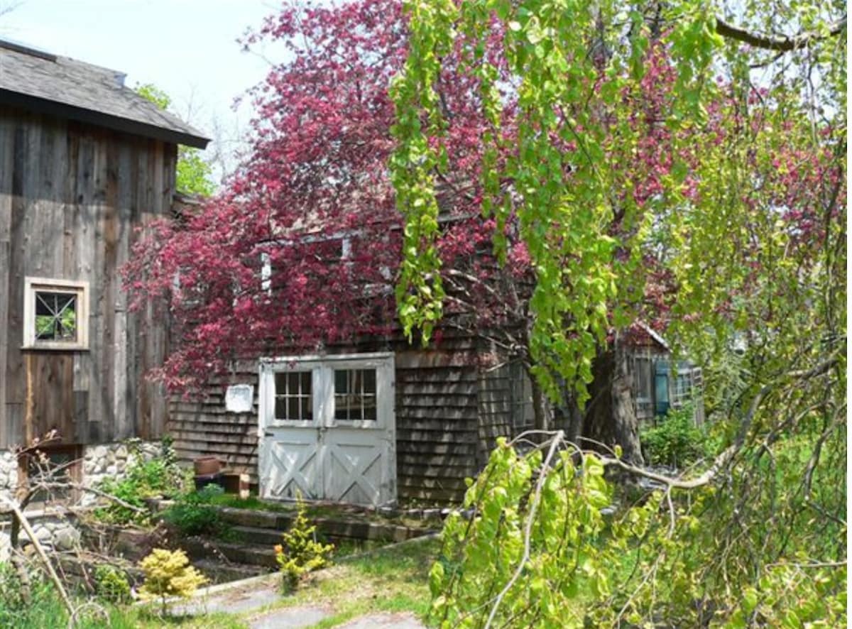 Cozy Barn in the  village of Bellport