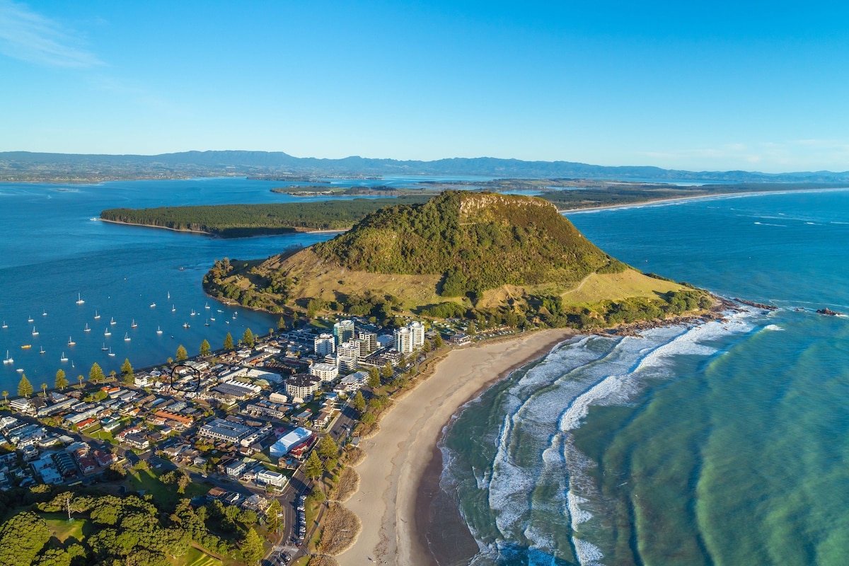 SEACHANGE in Premier Pilot Bay Mount Maunganui