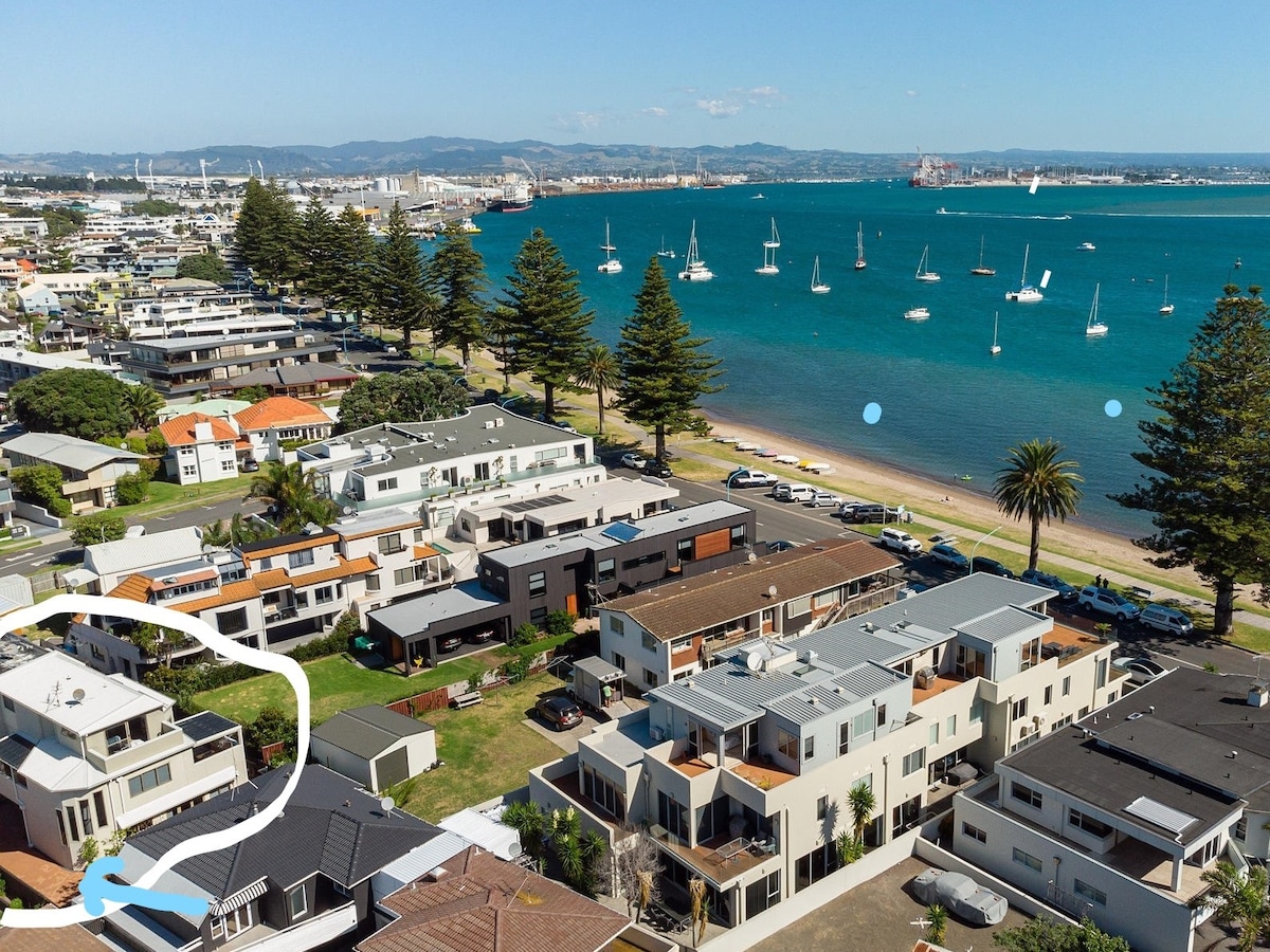 SEACHANGE in Premier Pilot Bay Mount Maunganui