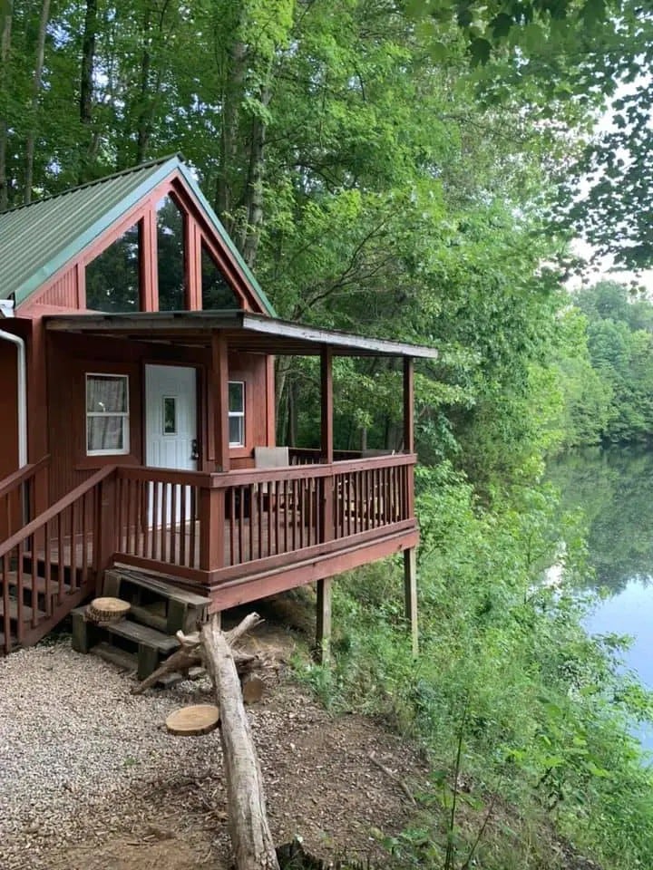 Woodsy Waterfront Cabin with Loft