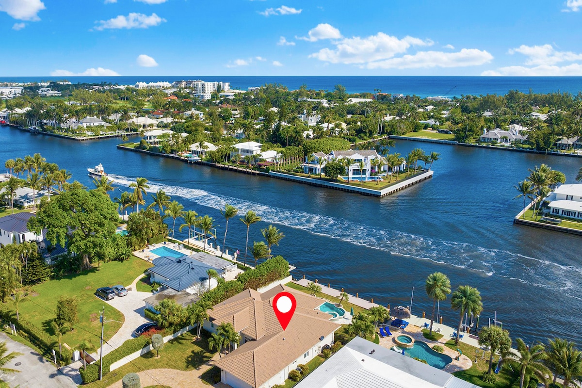 Delray Beach Waterfront 4 Bedroom with Boat Dock