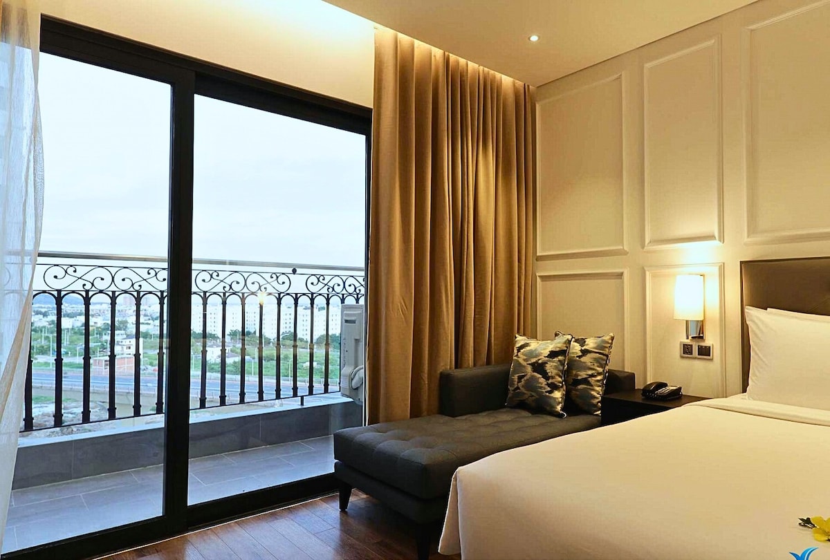 50% OFF Luxury Apartment (City View-Balcony-Pool )