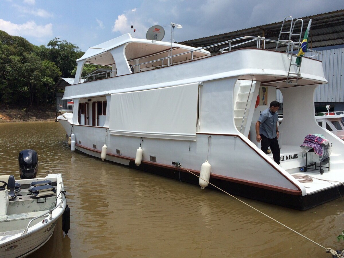 Aluga-se lindo barco, Manaus/AM