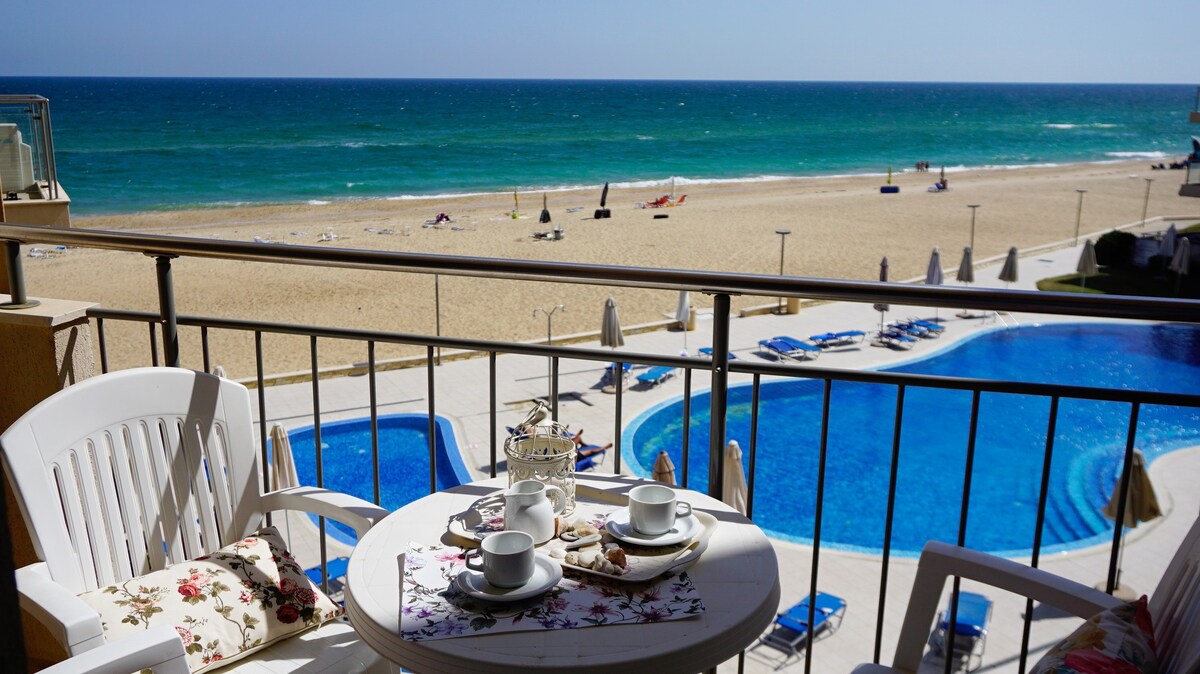 Front Beach Apartment in Obzor Beach Resort