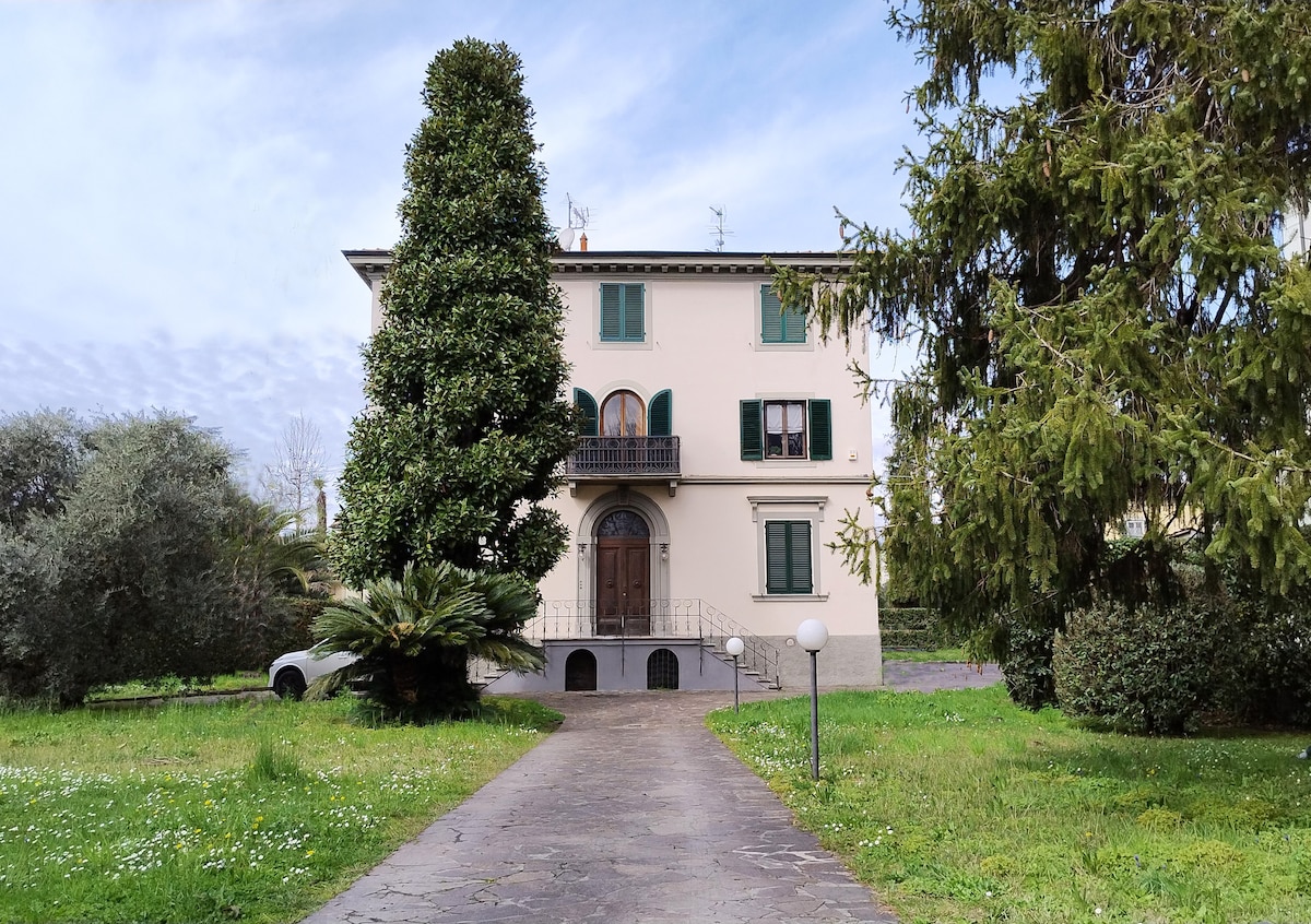 Lucca, Italia. Appartamento di lusso "Fronte Mura"