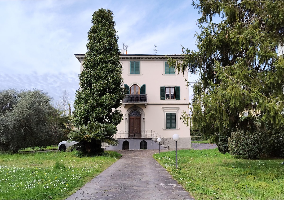 Lucca, Italia. Appartamento di lusso "Fronte Mura"