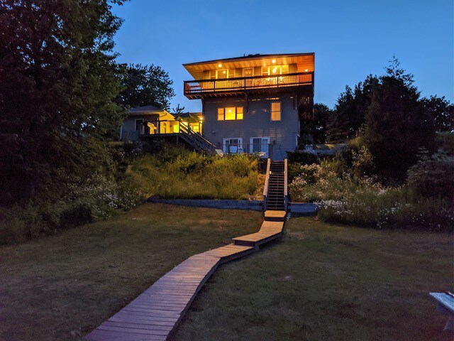 Beachside Tower View Retreat