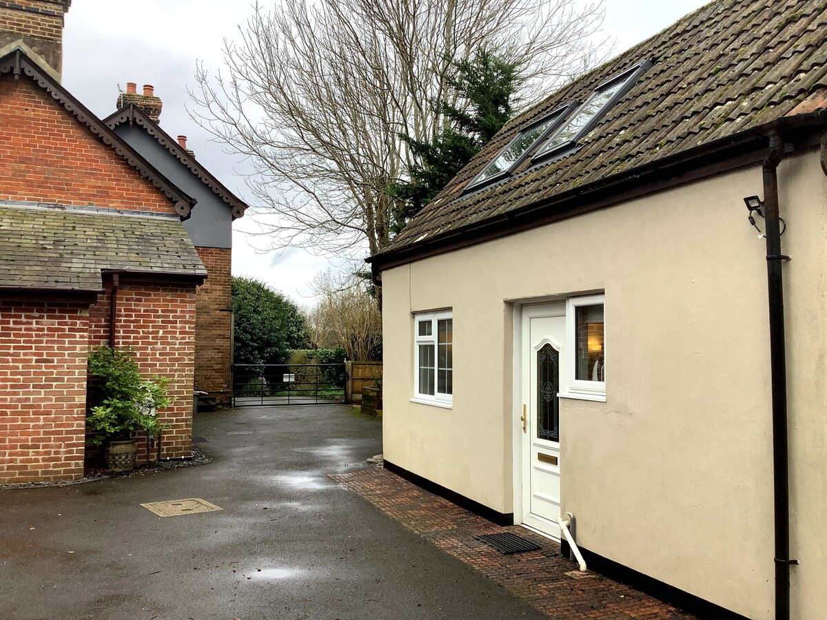 Selfcatering Coach House New Forest
Dog Friendly