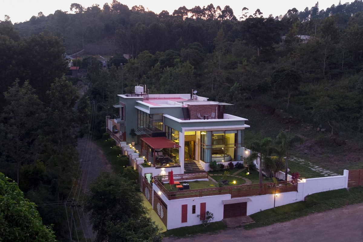 StayVista at The Yercaud Bungalow Private Pool