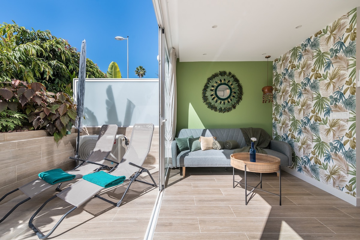 Home2Book Stylish Tropical Apt Terrace & Pool