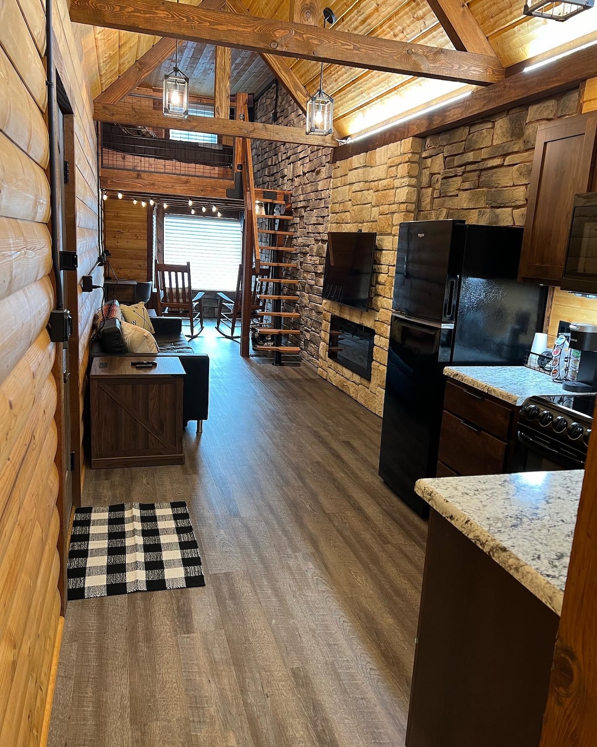 Cabin suite with kitchen!