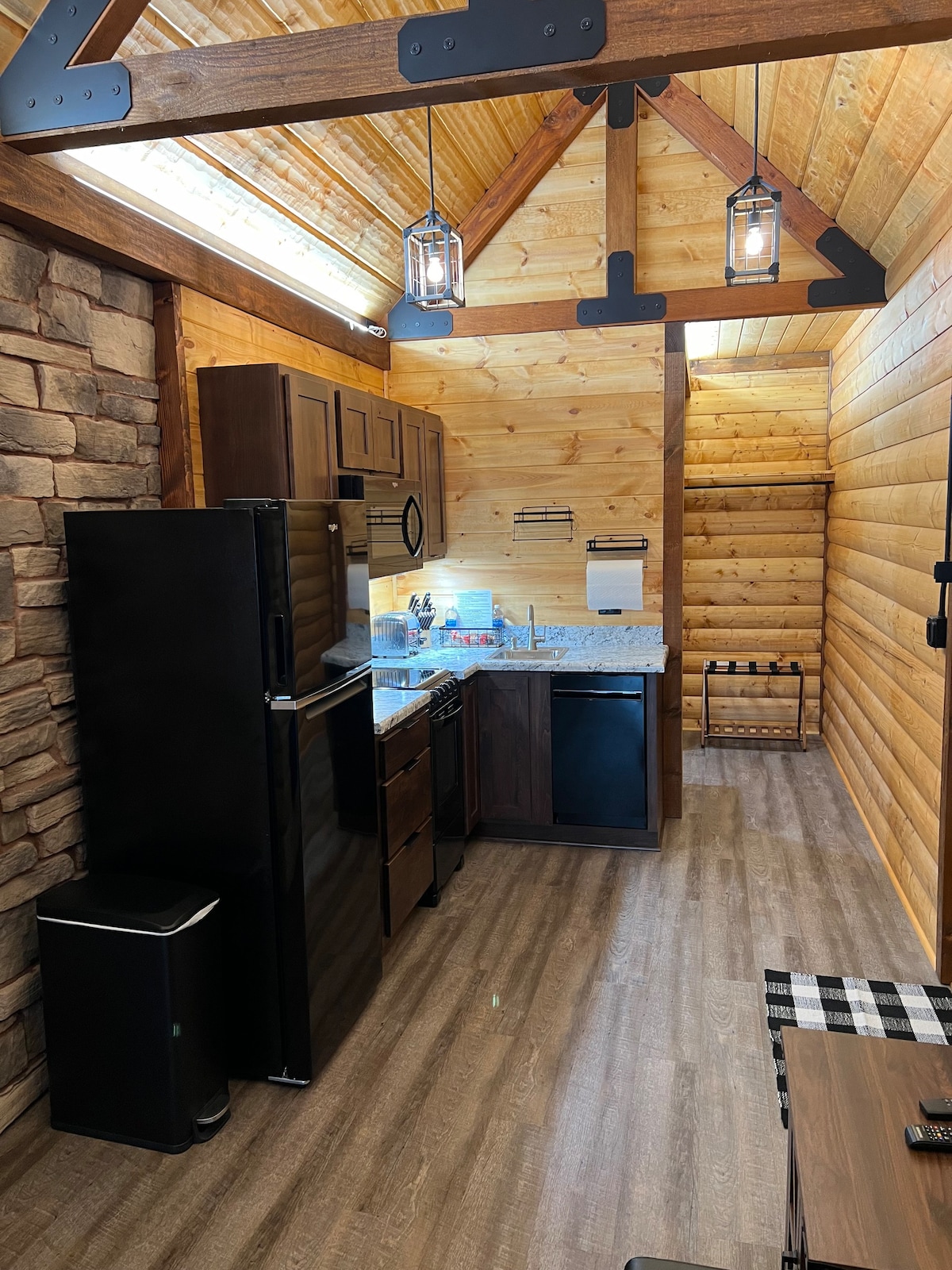 Cabin suite with kitchen!