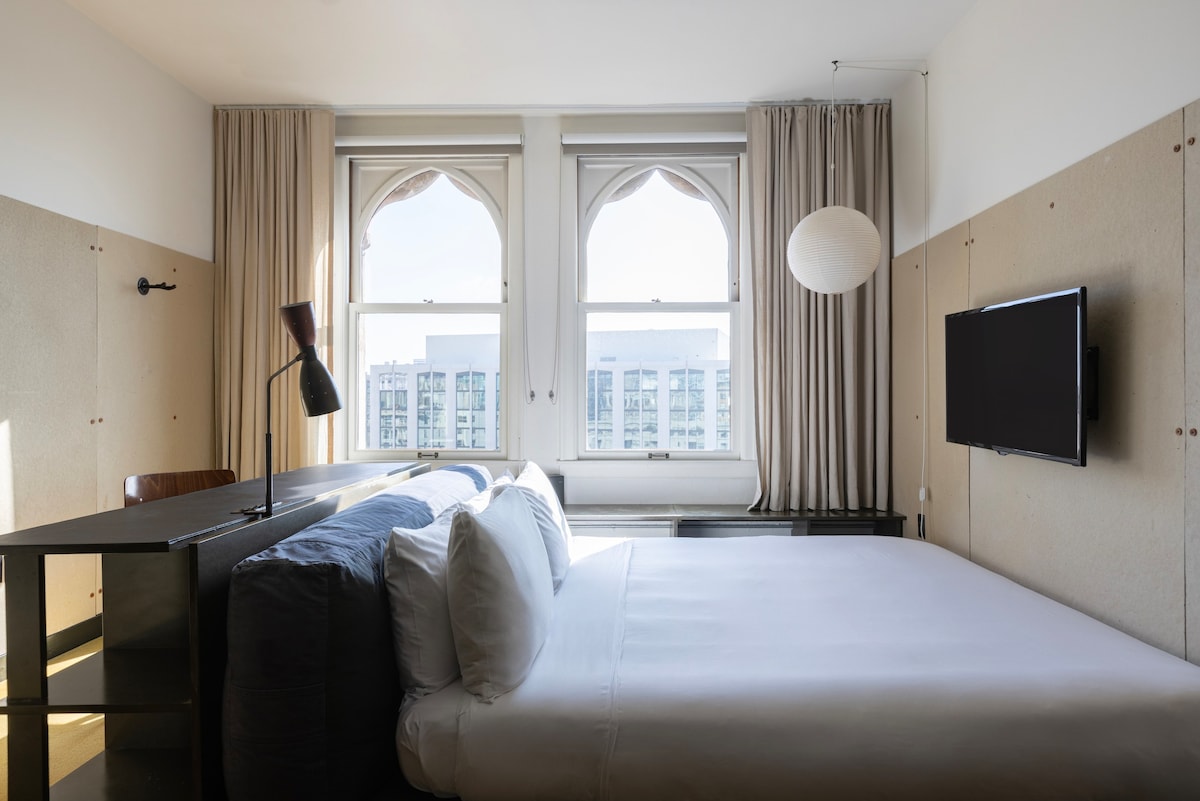 STILE DTLA | King Room in the Fashion District