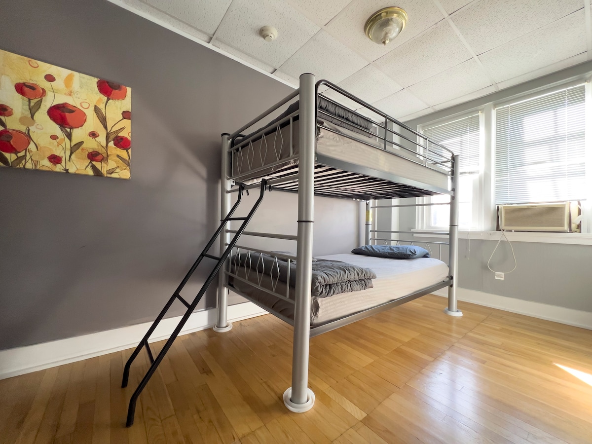 Hostel: private room #8 (male only)/bunk bed