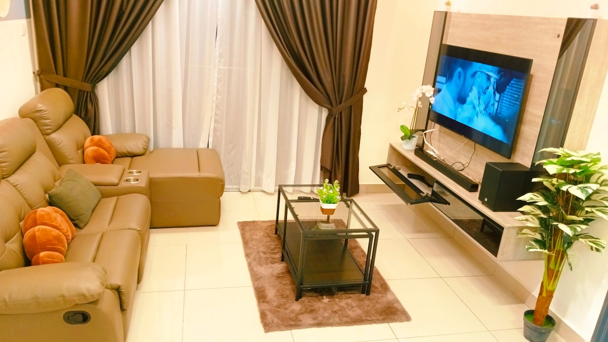 Kulai ioiMall公寓8人智能电视，配备100mbps无线网络