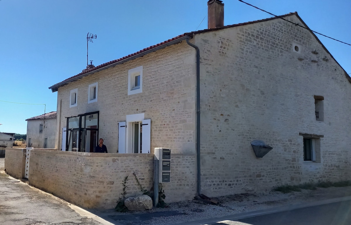 Gîte 3 étoiles à la campagne, baignade très proche