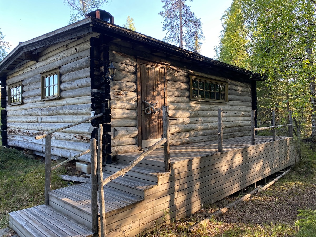 Lapland cottage by the river