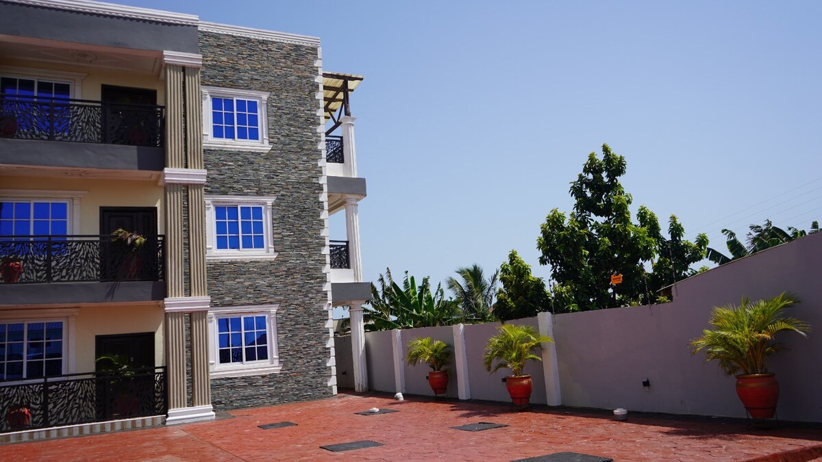 Affordable 1
& 2 Bedroom Ocean View Apartments.