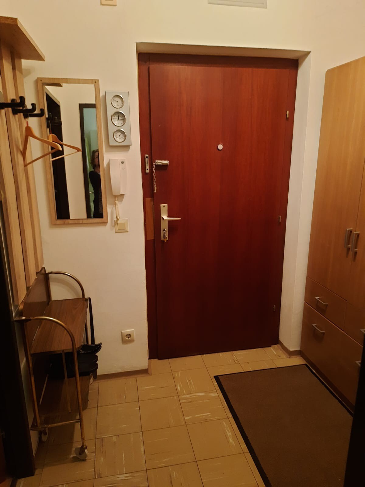 30 m2-Apartment: Hauptbahnhof - Flughafen + Öffis