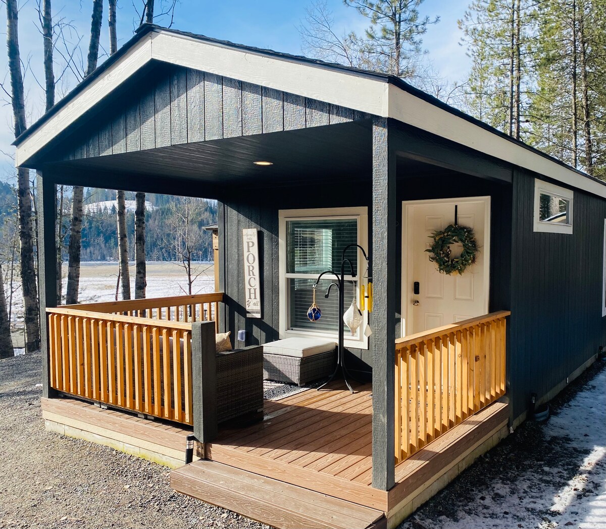 Small cabin with gazebo, fire pit and hot tub