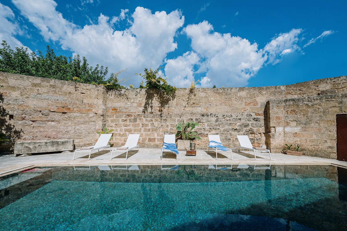 Palazzo barocco con piscina a 6km dal mare