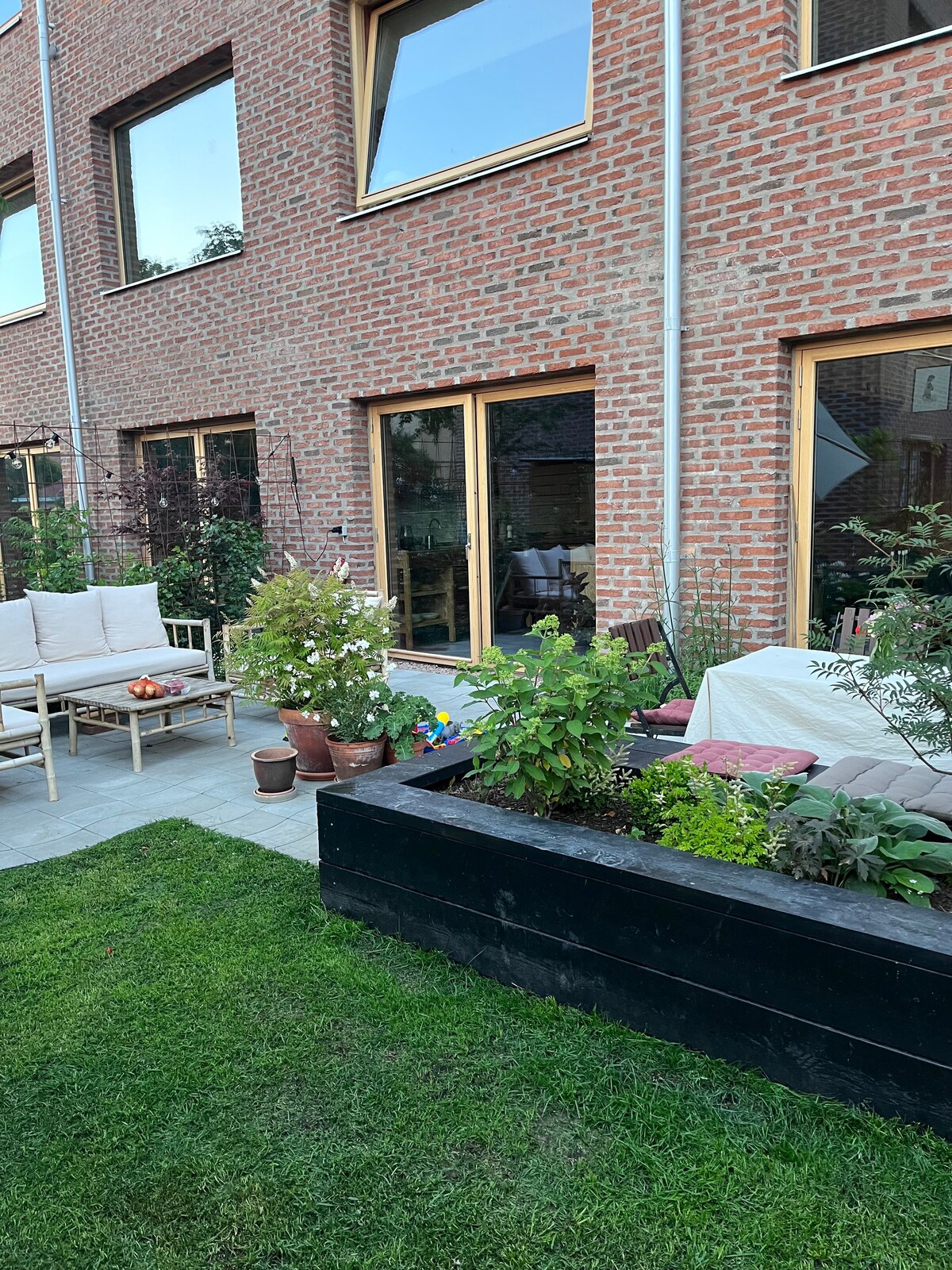 Central townhouse with garden