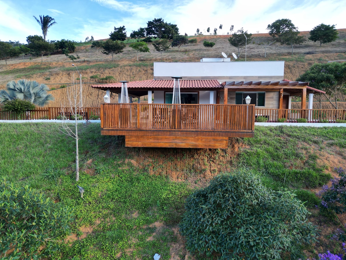 Colina Deck House