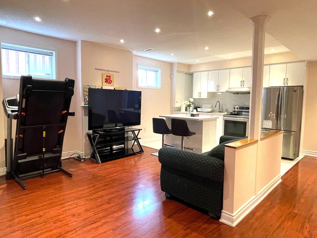 Private King Room in Toronto